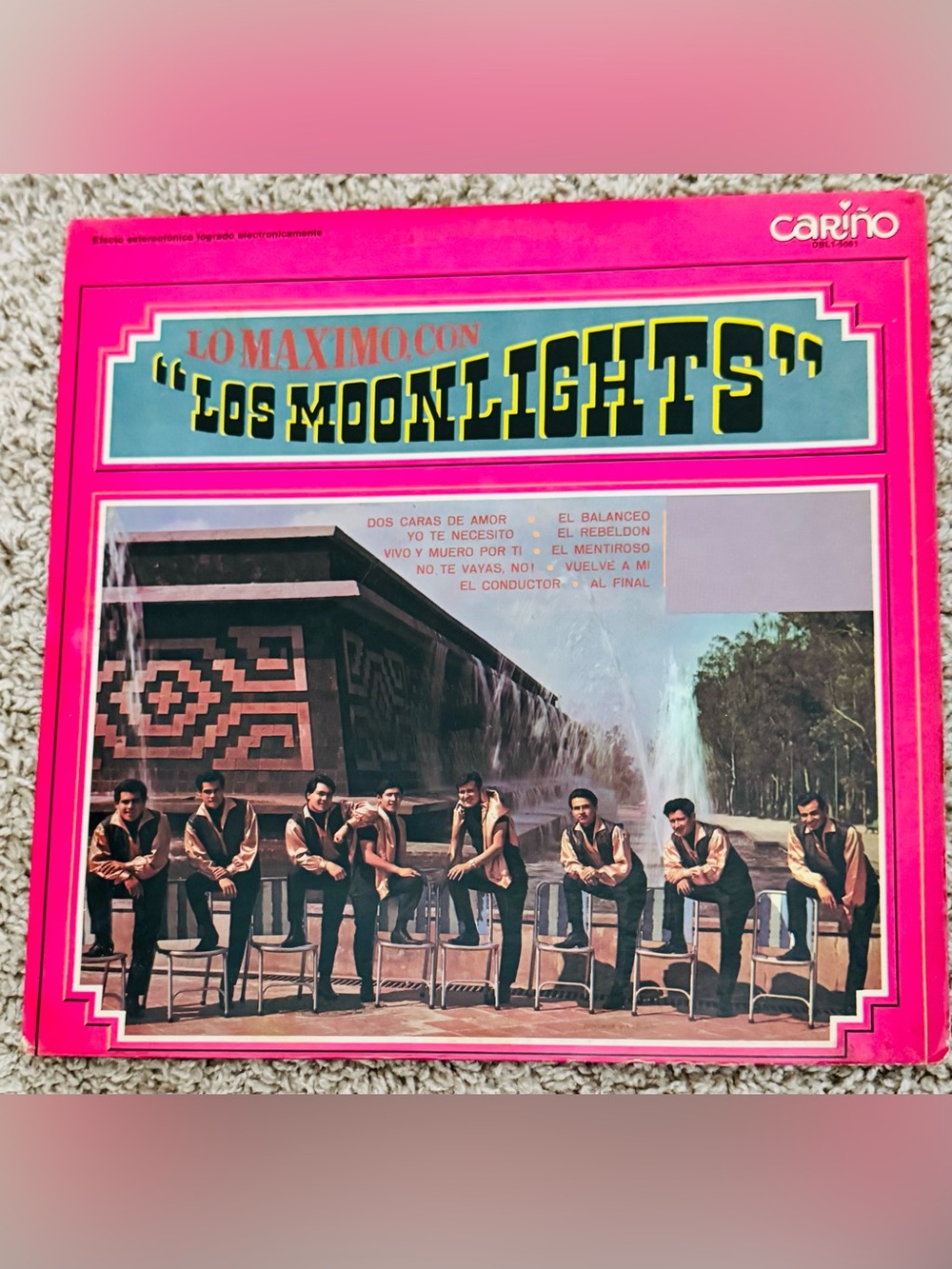 1966 Vintage 'Los Moonlights' Vinyl Album - Bright Pink Cover